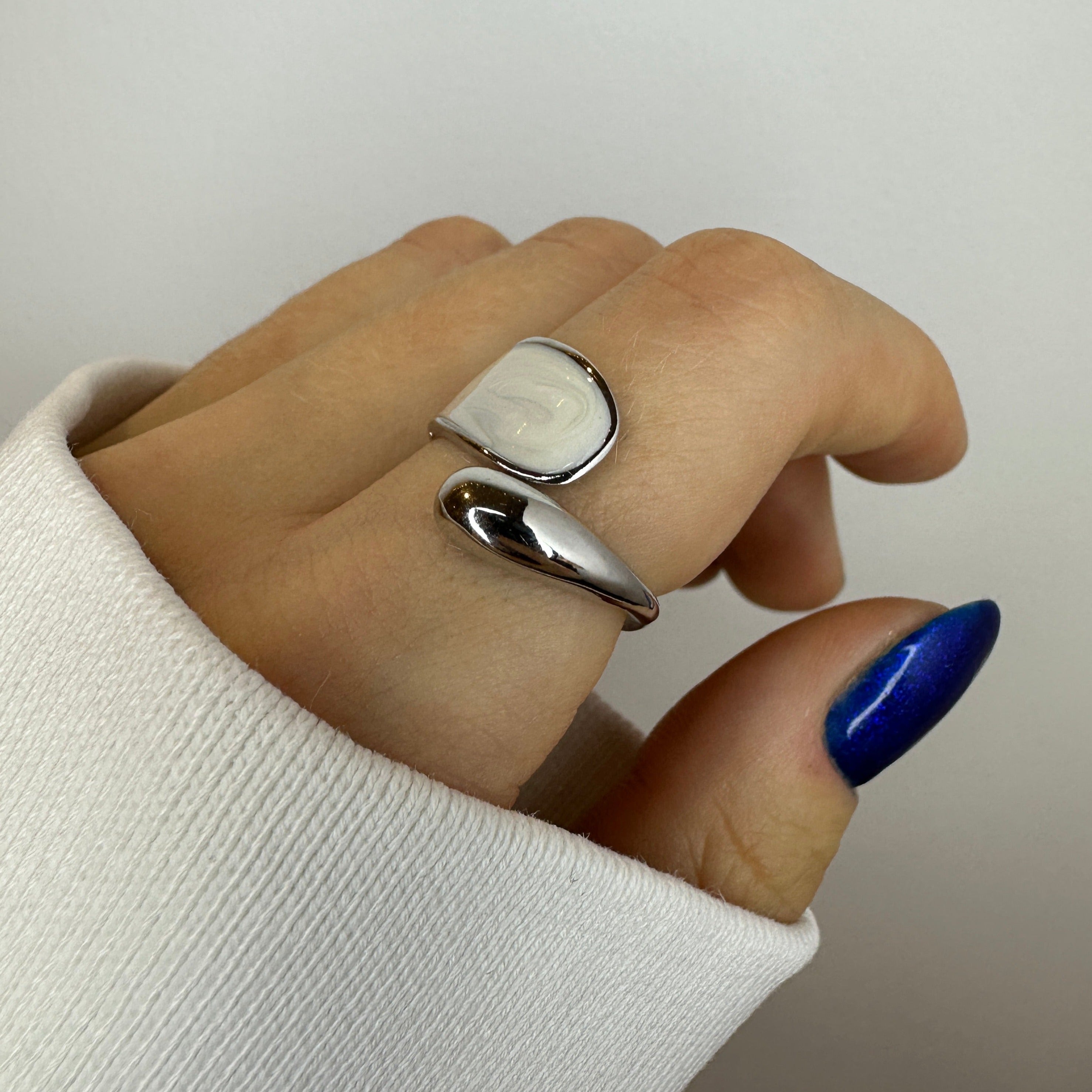 Beautiful White S925 Ring
