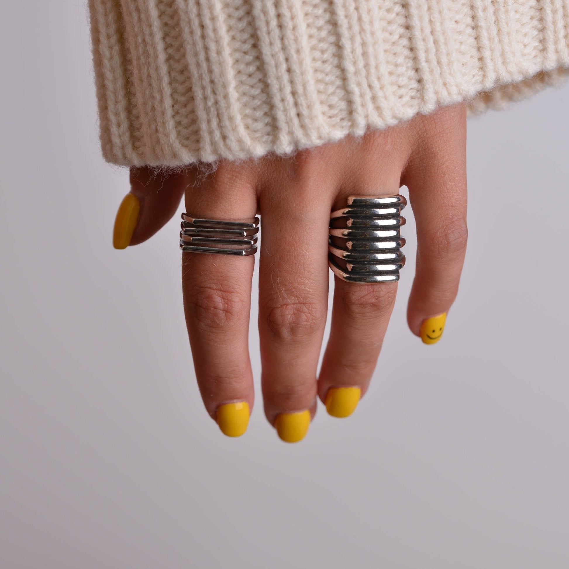 Dainty Geometric Rings