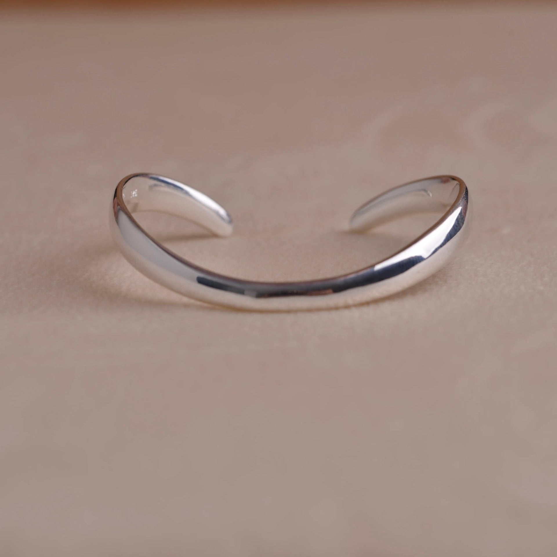 Gaby Silver Chunky Bangle