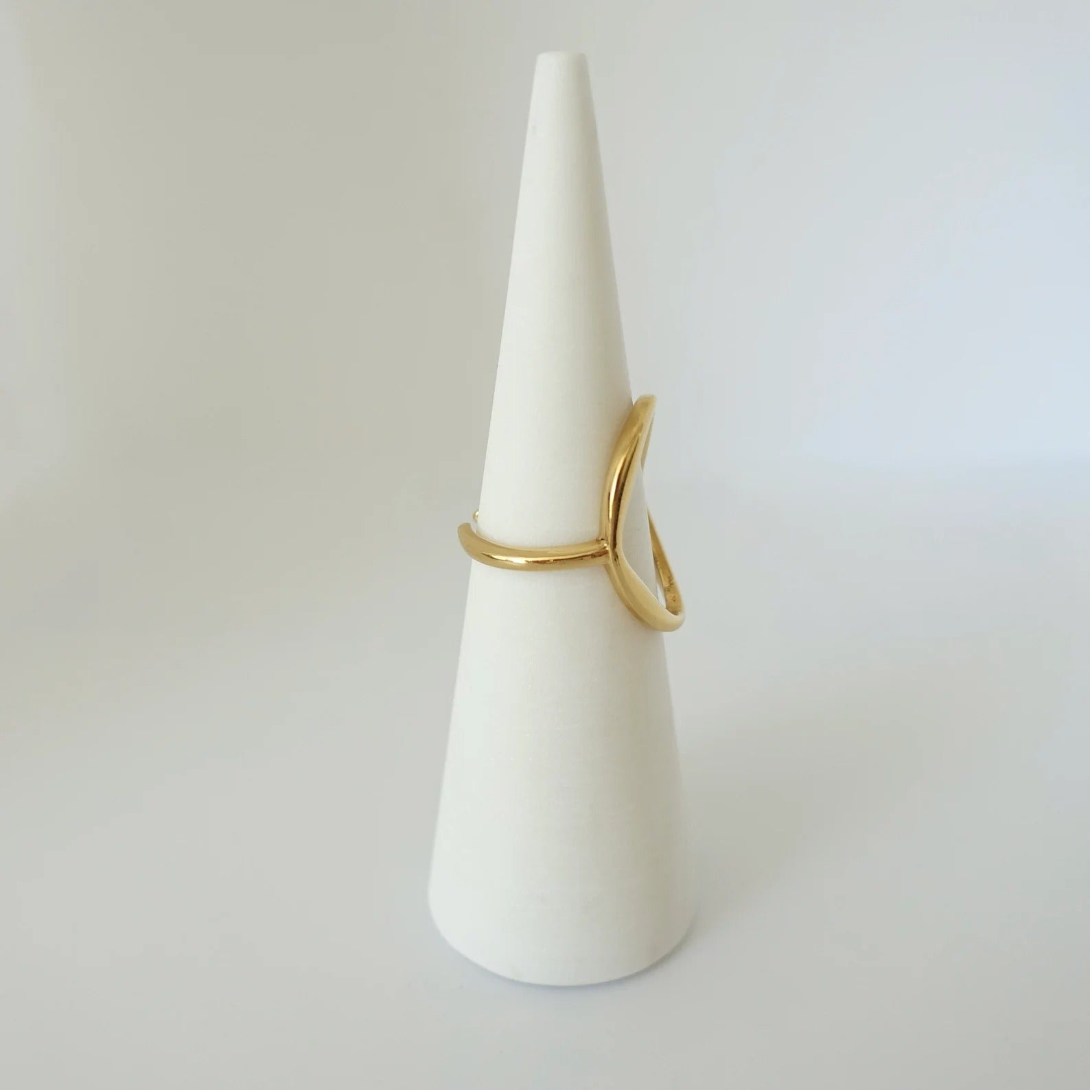 Modern Round Oval Gold Ring