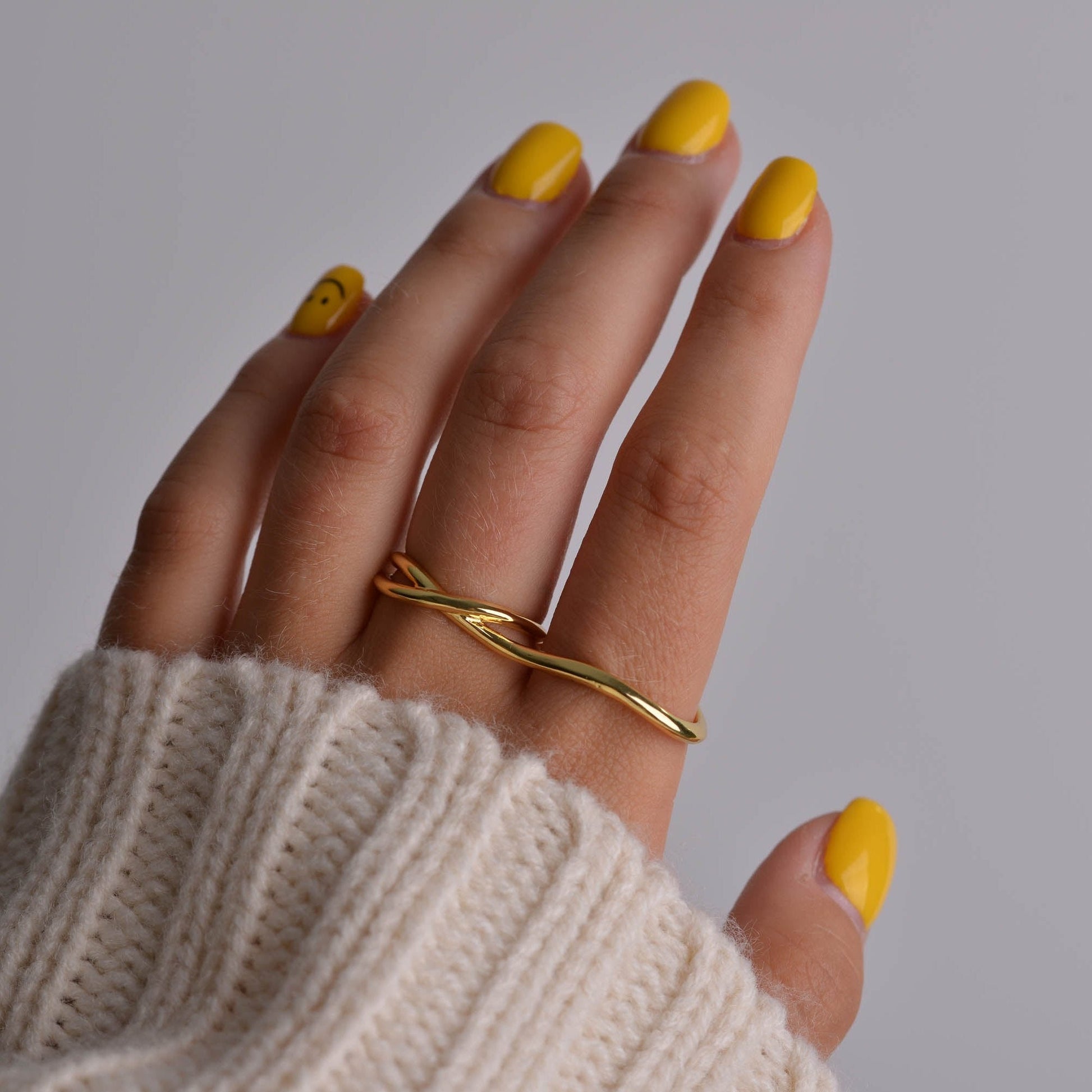 Stunning Two Finger Gold Ring