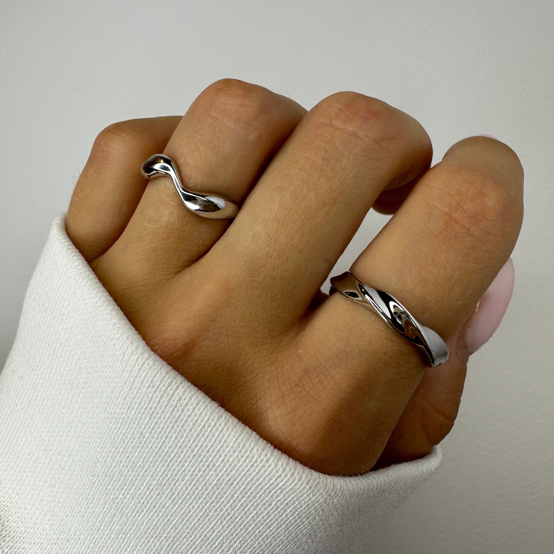 Twisted Wavy Rings