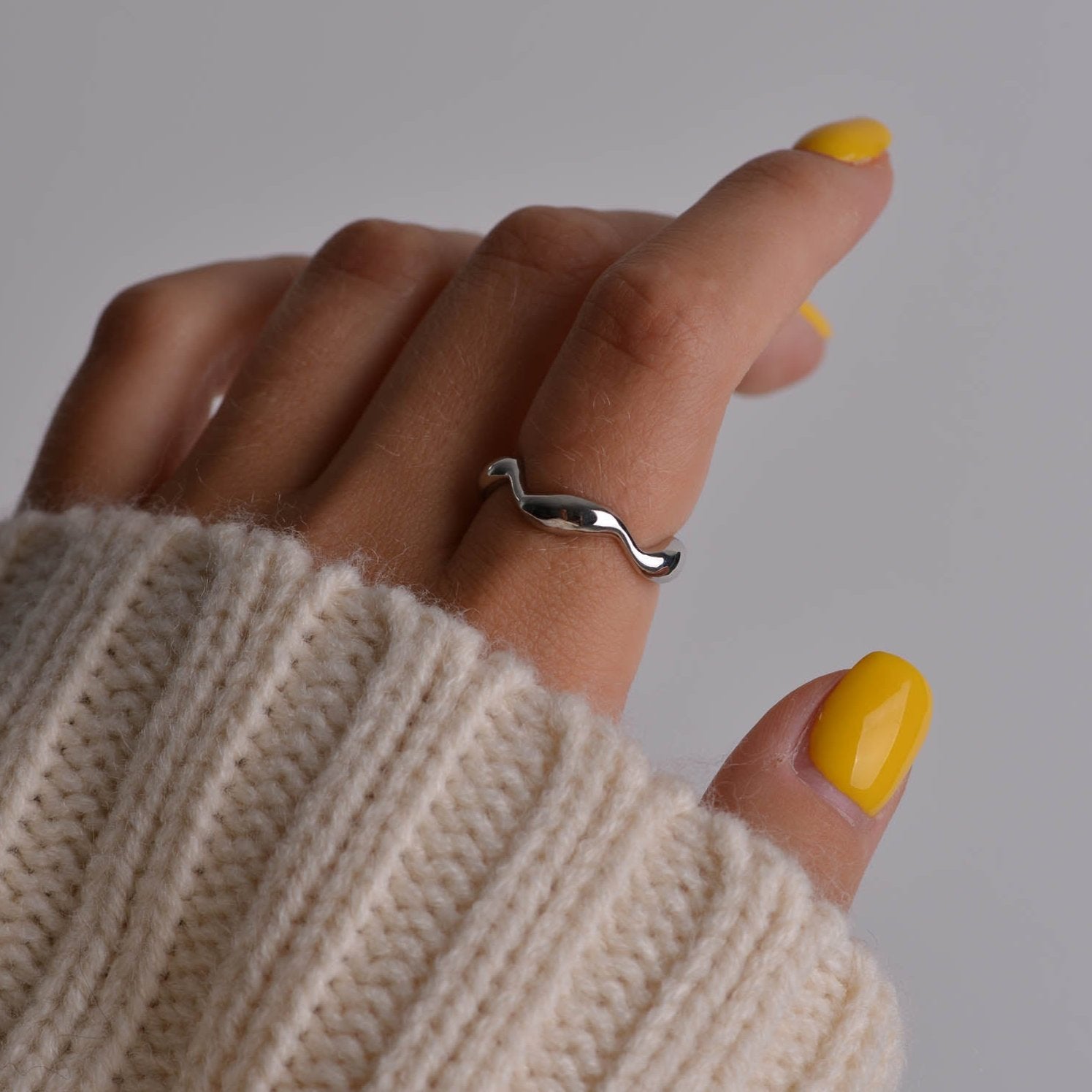 Wavy Twist Ring