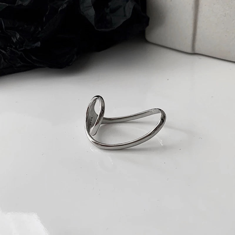 Elegant Two-Finger Silver Ring