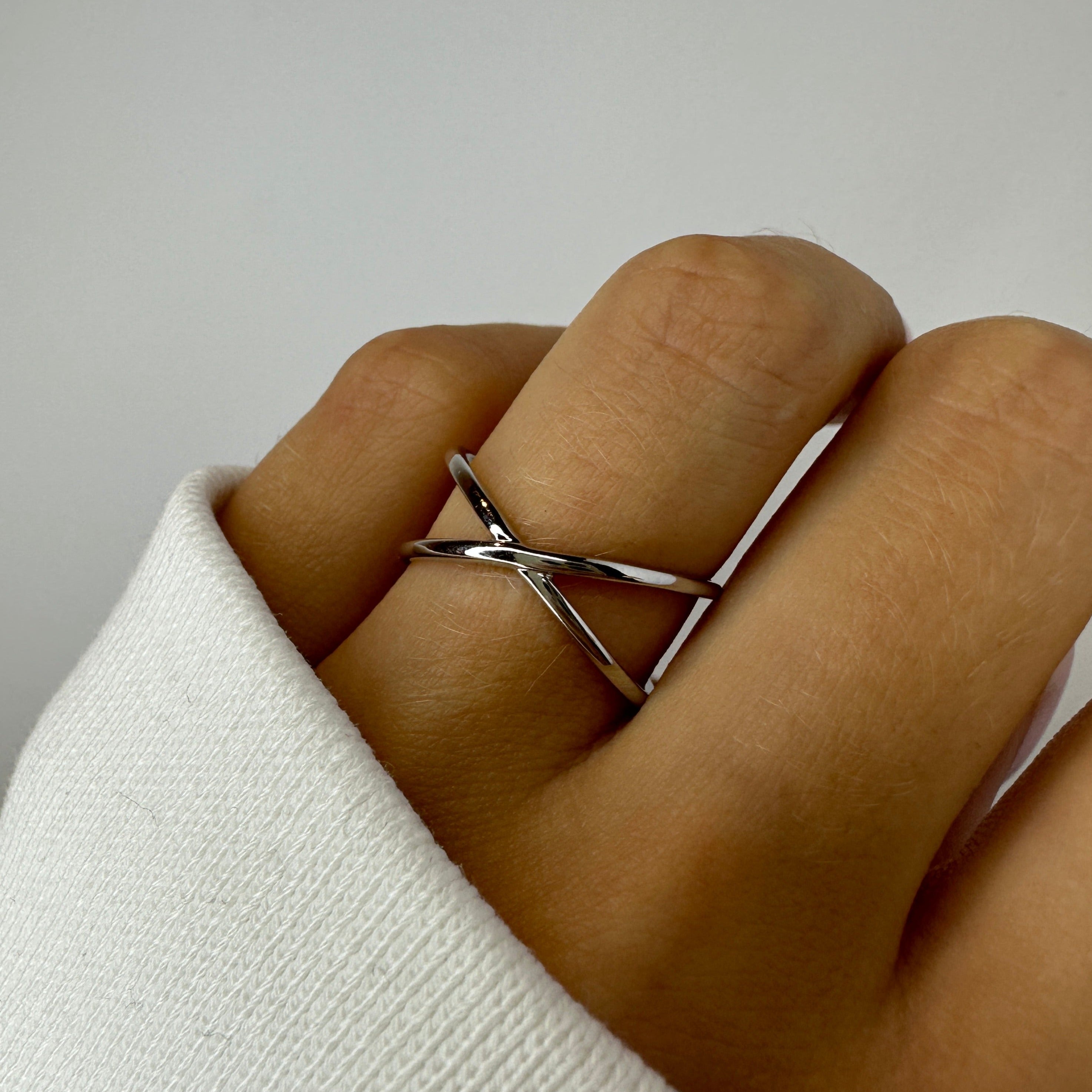 Twisted Silver Thin Ring